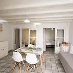 Apartment Madres Houses *