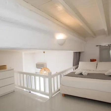 Madres * Mykonos Town