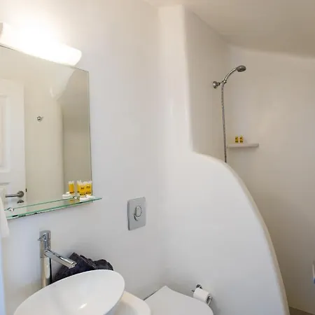 Madres * Mykonos Town